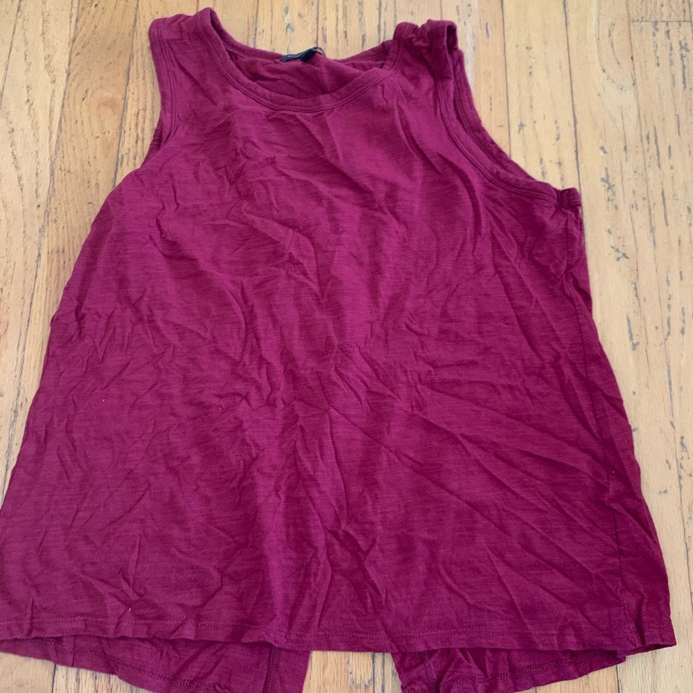maroon tank